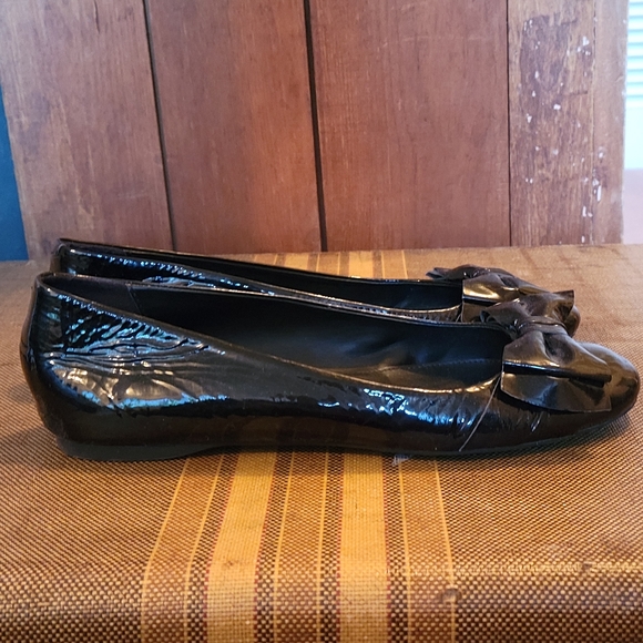 J.Crew black patent leather flats with bow - Picture 4 of 8